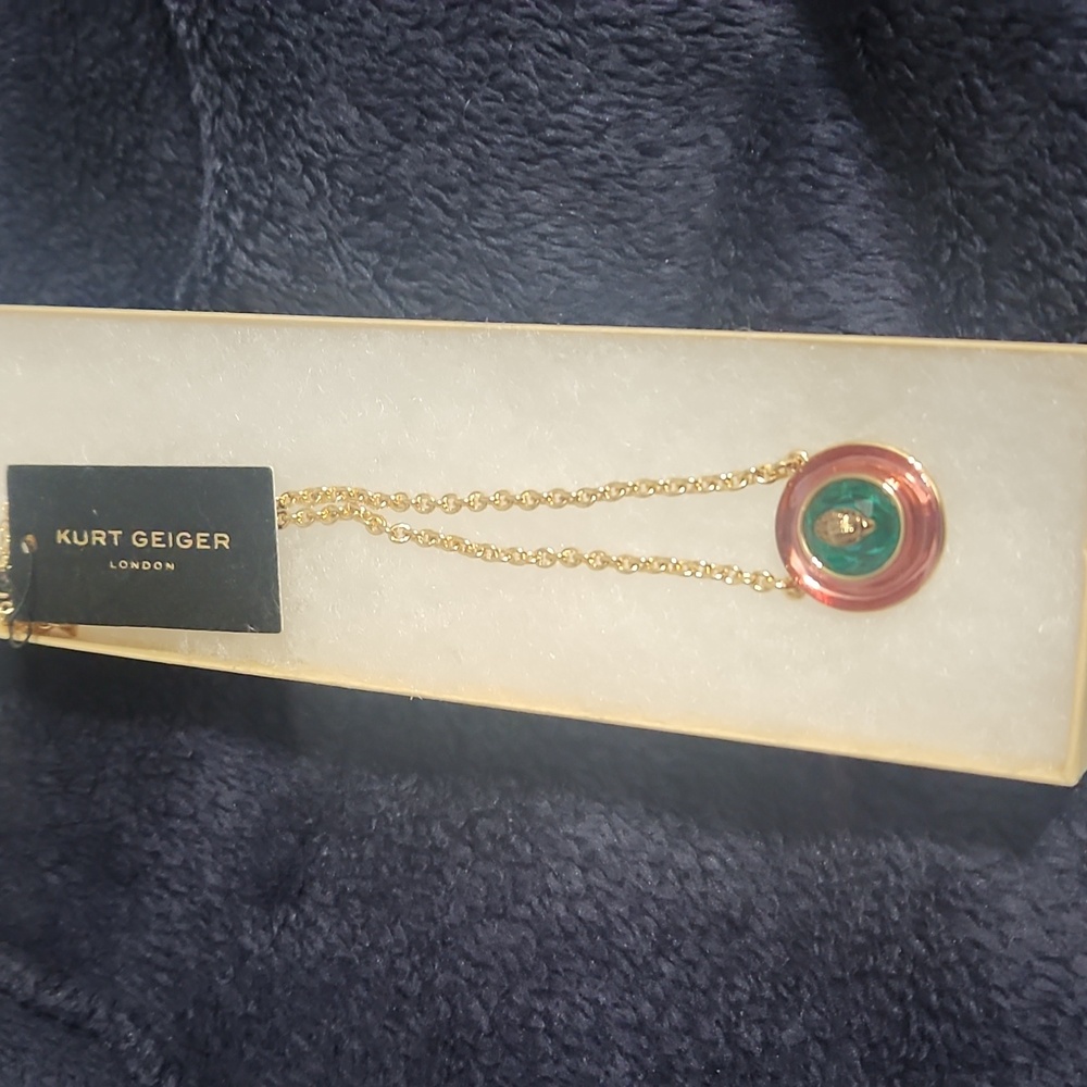 Kurt Geiger Eagle Head Cabochon Stone Pendent Necklace - Picture 3 of 4